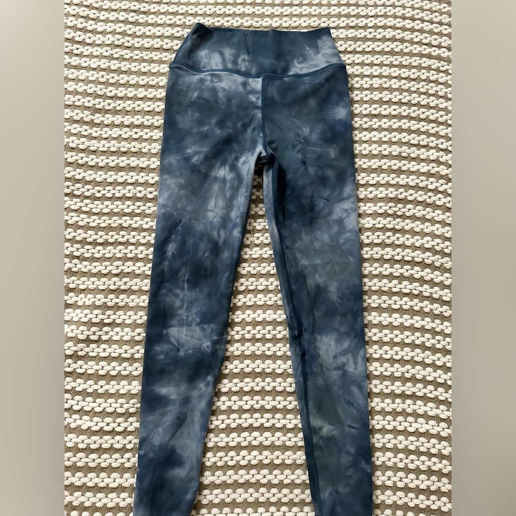 Glg Fitness Brand Blue Spray Dye Scrunch Leggings